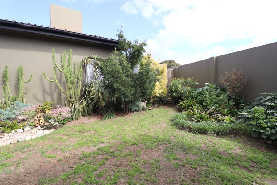 5 Bedroom Property for Sale in Kabega Park Eastern Cape